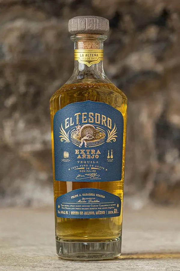 Extra Añejo Bottle-Tequila El tesoro